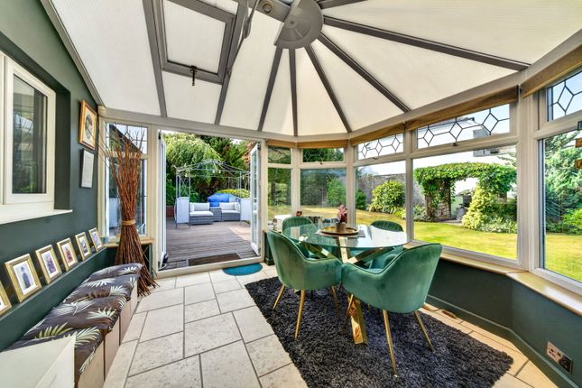 64, Cardinal Avenue, Borehamwood photo 4