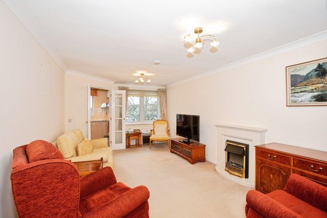 Calverley Court, Kingston Road, Epsom photo 2