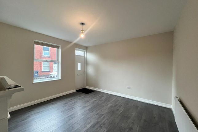 24, Woodland Crescent, Leeds photo 3