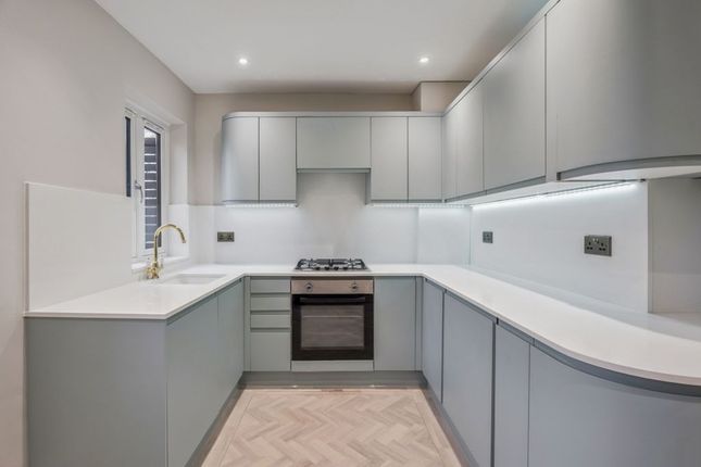 Flat 2, Roseleigh, High Street, Cookham photo 4