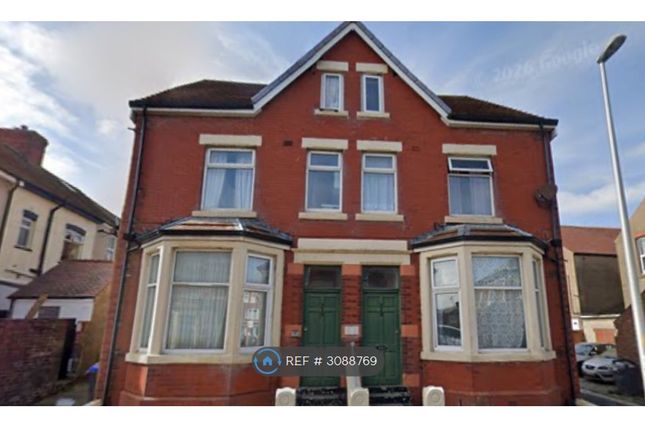 1-bed flat on Bispham, Blackpool, £520/mo