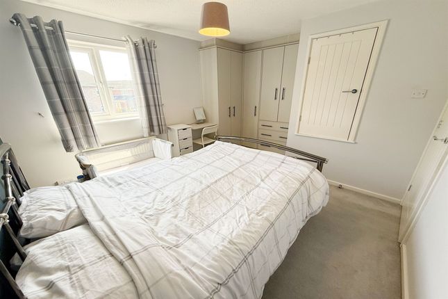 9 Churchston Avenue, Stockport photo 4