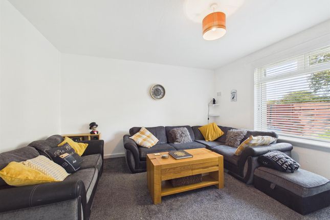 104, Ladykirk Drive, Glasgow photo 3