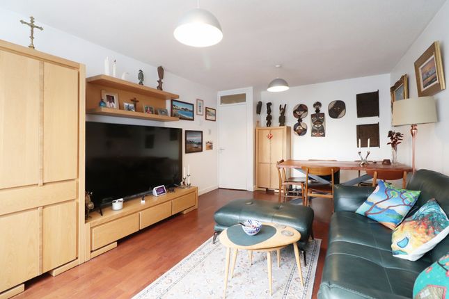 Flat for sale in Andace Park Gardens, Widmore Road, Bromley