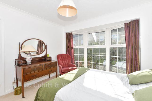 3-bed semi-detached on 5, Sackville Close, Lewes, £500,000