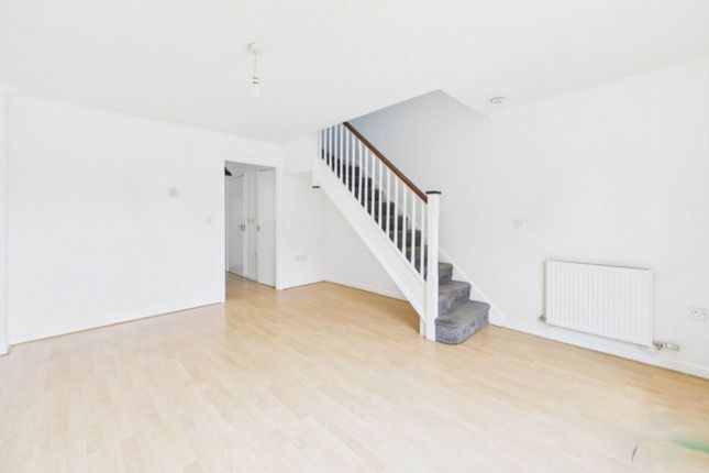 131 Stratford Road, Milton Keynes photo 3