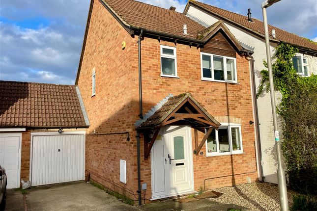 Thumbnail Semi-detached house for sale in Fokerham Road, Thatcham