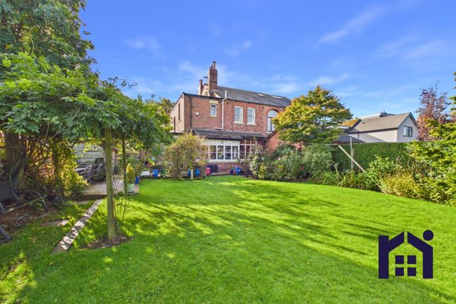 105 Moor Road, Leyland photo 4