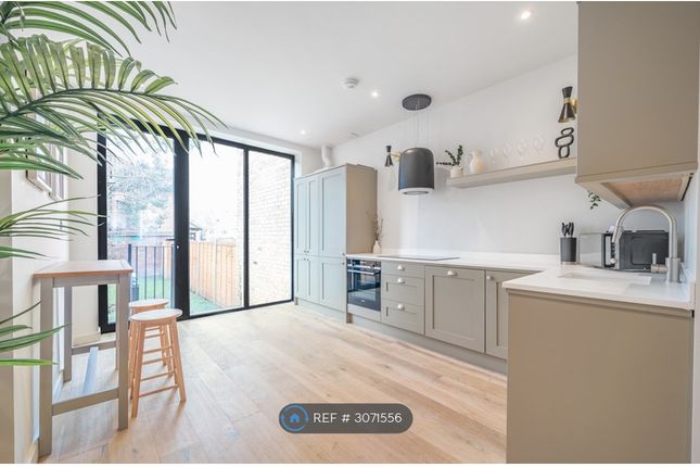 Flat A, Devonshire Road, London photo 3