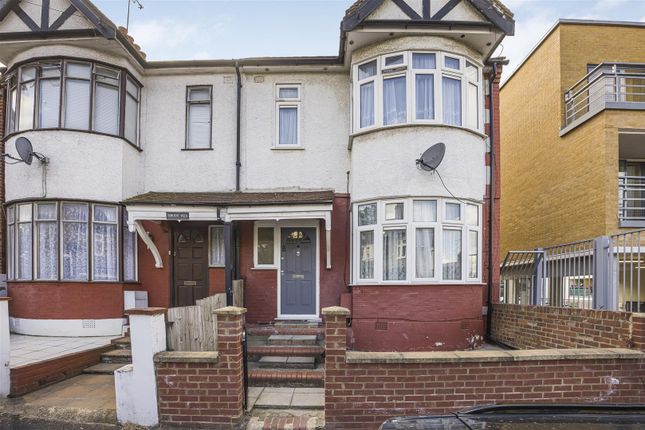 Thumbnail Property for sale in Hurst Road, Walthamstow, London