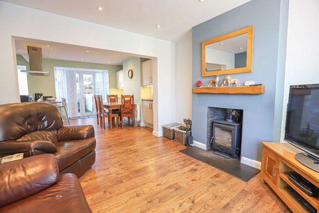 8 Newby Drive, Lancaster photo 3