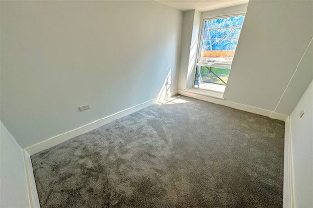 Apt 8, Clarendon Apartments Canal Walk, Southampton photo 3