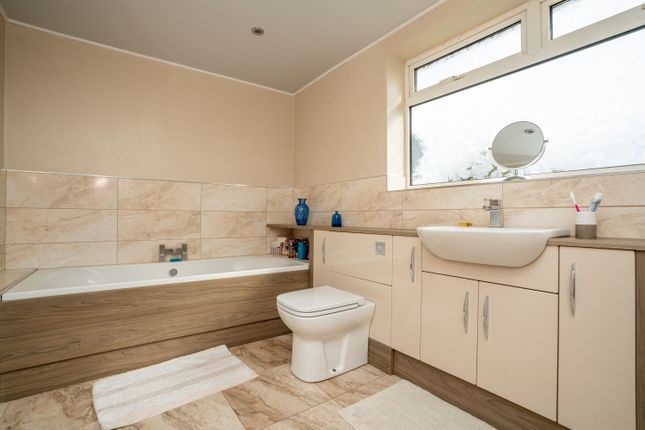 49, Hindburn Close, Doncaster photo 3