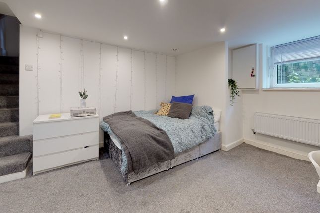 Pennington Terrace Woodhouse, Leeds photo 4