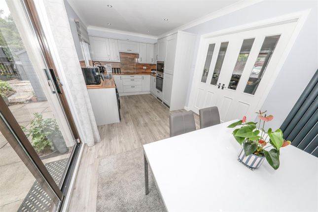 15, Rimsdale Crescent, Glenrothes photo 3
