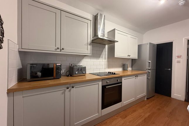 5, Manor Road, Swansea photo 4
