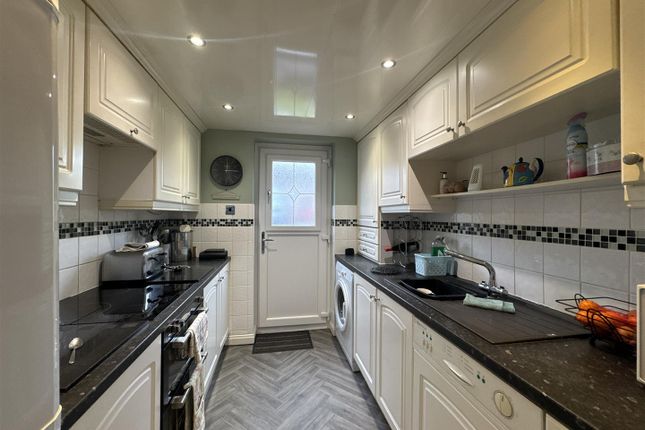 29, Buckton Vale Mews, Stalybridge photo 3