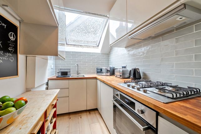 Flat 8, 22, Gleneagle Road, London photo 3