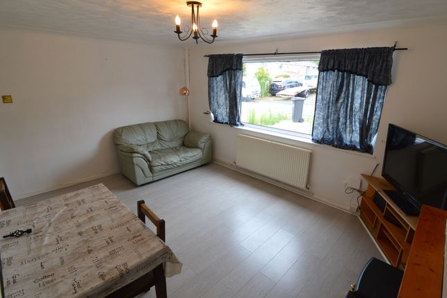 15 Balisfire Grove, Leicester, Leicester photo 2