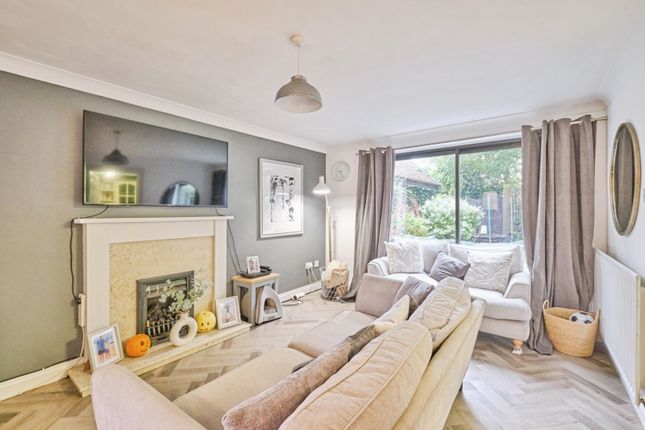 2, Bromwich Drive, Staffordshire photo 2