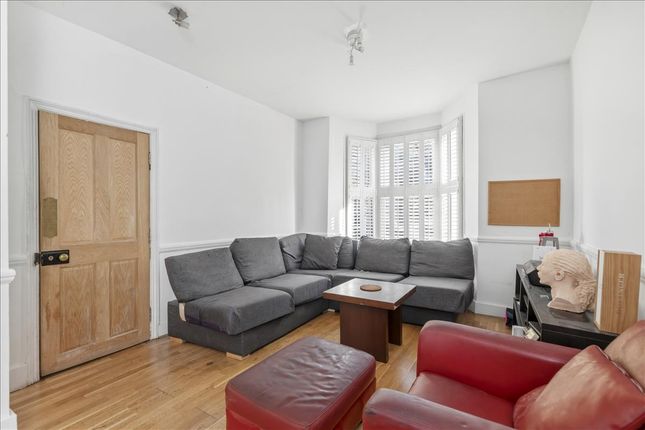 17, Greyhound Road, London photo 4
