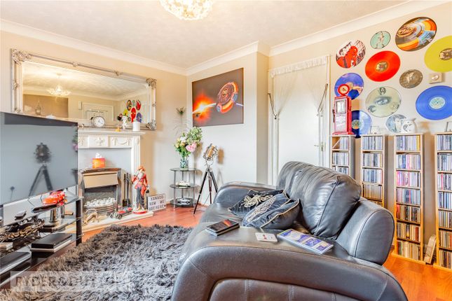 14a,, Barratt Gardens, Middleton photo 3