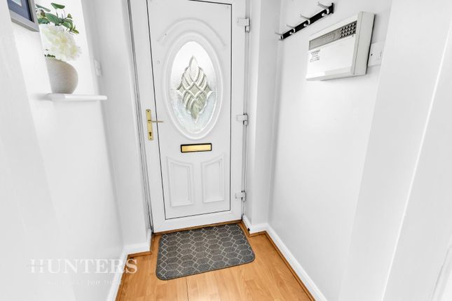 12, Waterfield Way, Manchester photo 2