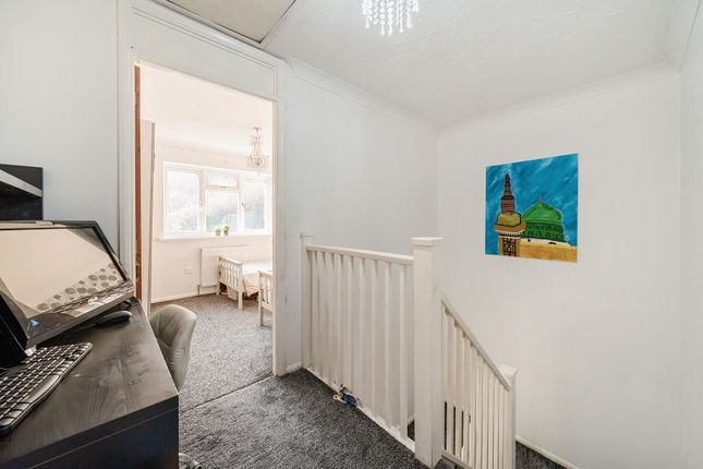 Town house for sale in High Wycombe, Buckinghamshire