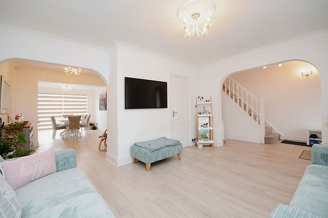 Thumbnail Terraced house for sale in Cripsey Avenue, Ongar
