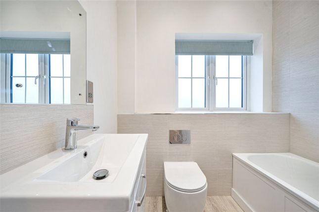 12, Orchard Way, Tadley photo 4