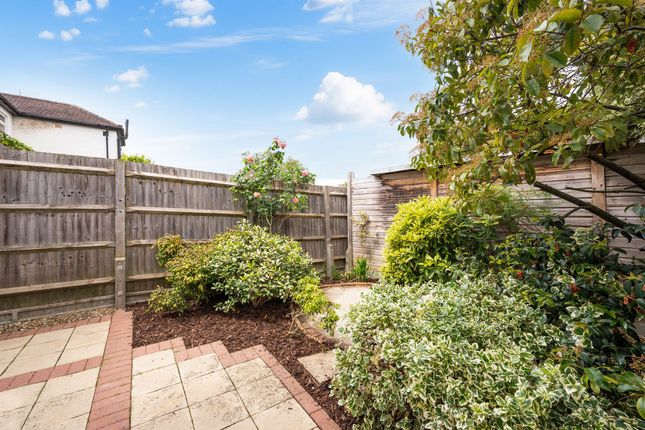 197 Thornhill Road, Surbiton photo 2