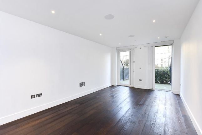 Flat for sale in Ravensbourne Apartments, 5 Central Avenue, Fulham Riverside
