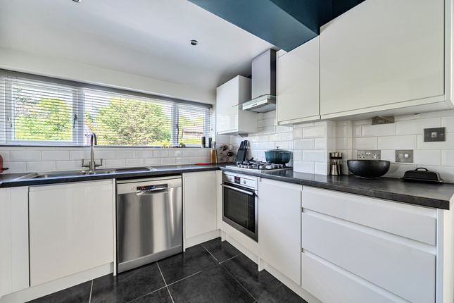 47 Mabel Street, Woking photo 4