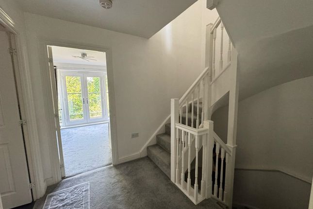 9, Edgeworth Close, Slough photo 4