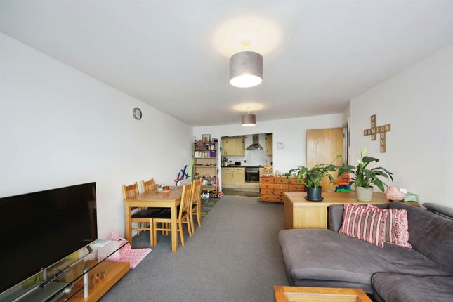 Flat 45, Ashleigh Court, 29, Loates Lane, Watford photo 3