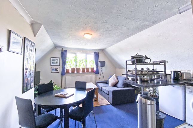 Flat 23,, New Poplars Court, Aldershot photo 3