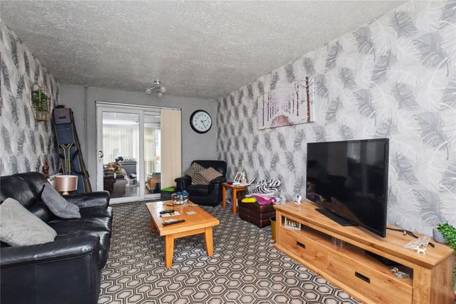 66, Summerfield Place, West Yorkshire photo 2