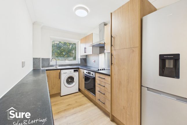 26 Epping Green, Hemel Hempstead, Hertfordshire photo 2