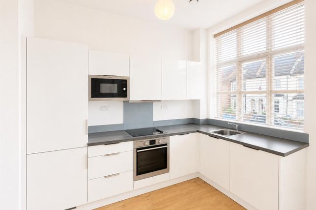 Whippendell Road, Watford photo 2
