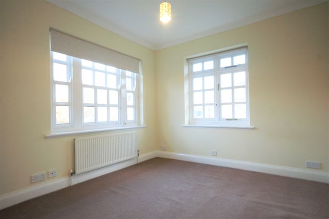Detached house to rent in Evelyn Drive, Pinner