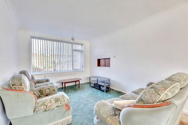 208, Cinderhill Road, Nottingham photo 4
