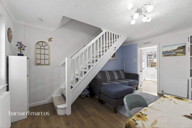 17, Tulyar Close, Tadworth photo 2