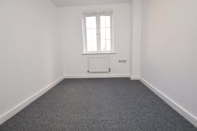61, Malthouse Place, Romford photo 4