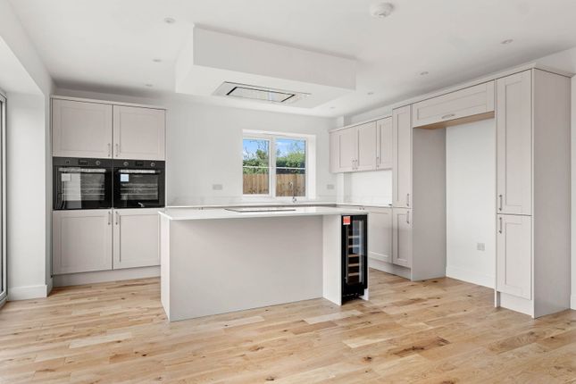 2 Oakmere, Evesham Road, Pershore photo 3