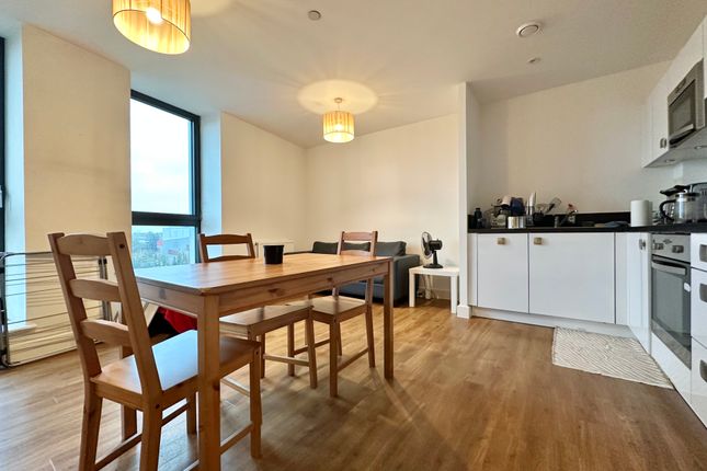 Agnes George Walk, London photo 3
