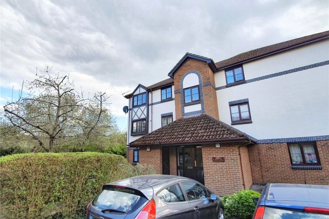 Thumbnail Flat to rent in Wordsworth Mead, Redhill, Surrey