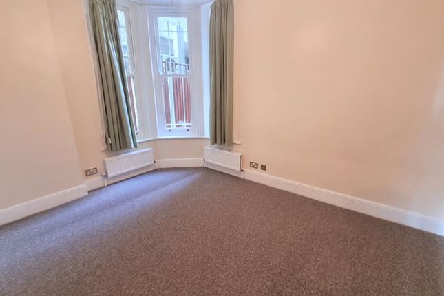 Flat 2, Imperial Mansions, Westcliff Parade, Westcliff-On-Sea photo 4