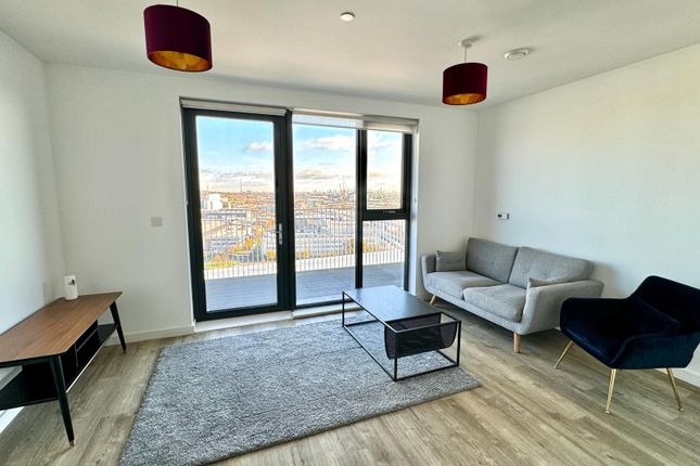 Thumbnail Flat to rent in Viscount House, 8 Lakeside Drive