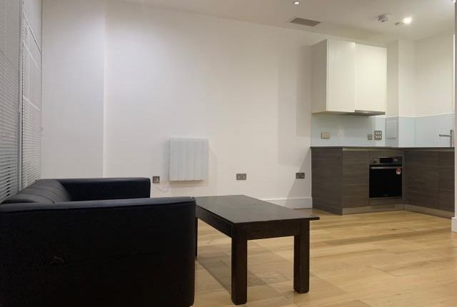 Flat 55 Trinity Square,, Staines Road, Hounslow photo 4