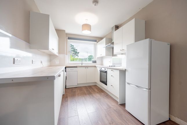 18, Invergarry Quadrant, Thornliebank photo 4